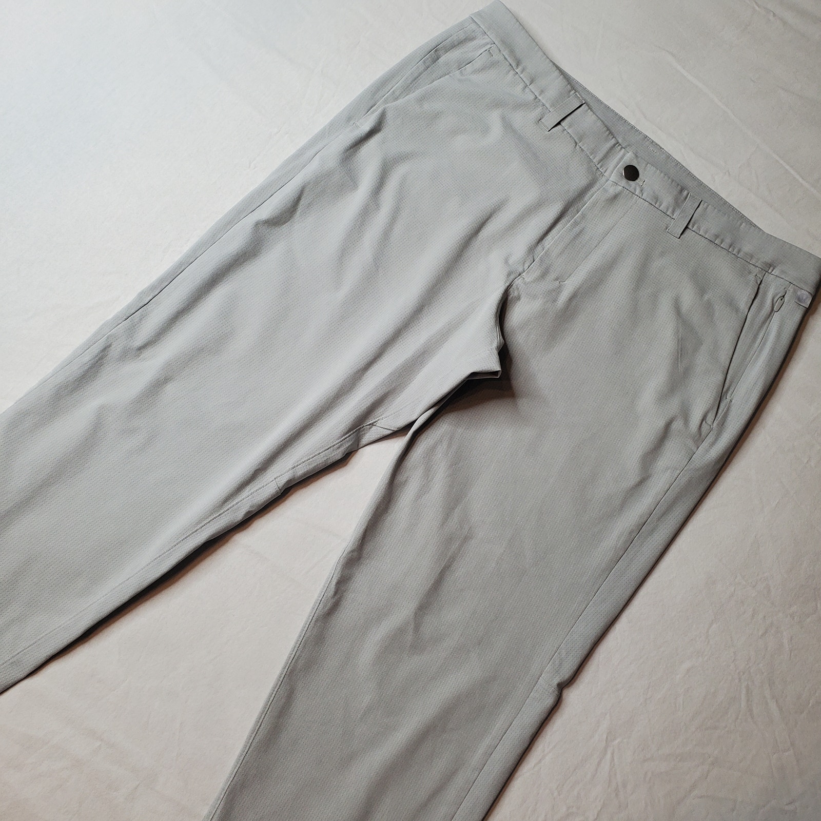 Lululemon Men's Size 36x32 Commission Slim-Fit Pant Ventlight Gray